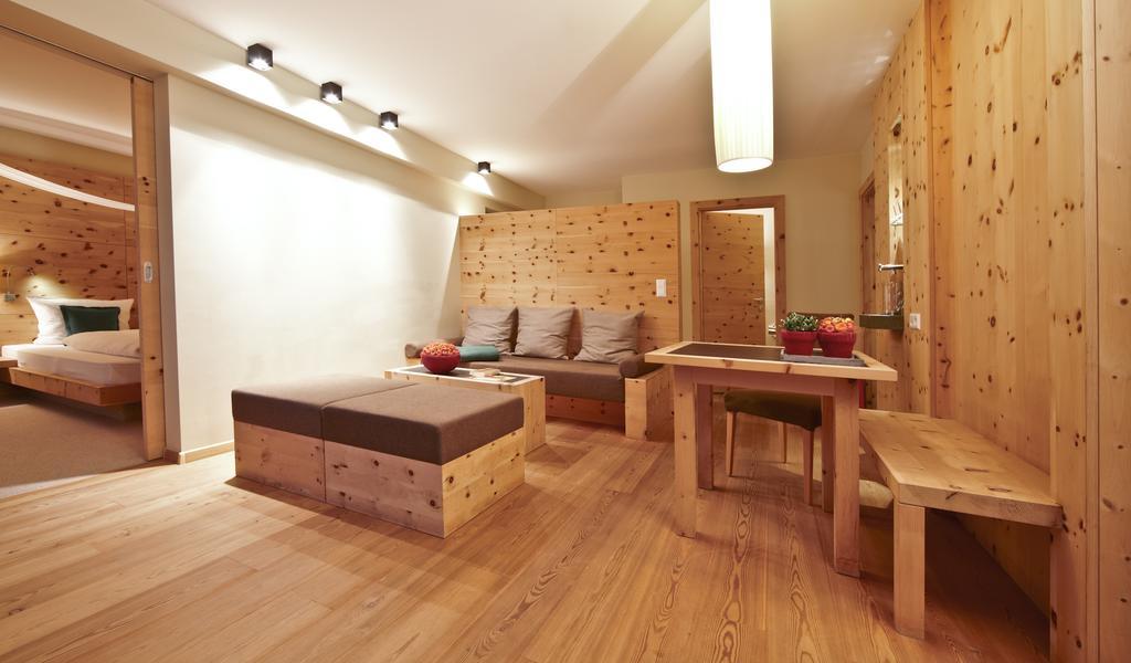 Arosea Life Balance Hotel センタ・ヴァルプルガ エクステリア 写真