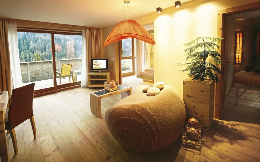 Arosea Life Balance Hotel センタ・ヴァルプルガ エクステリア 写真